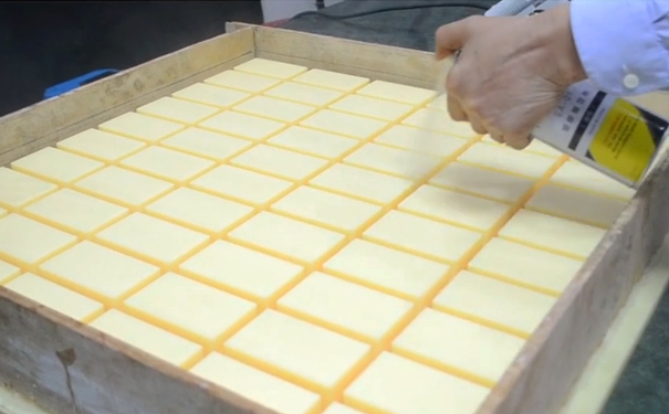 模具硅橡膠操作為什么要用脫模劑？